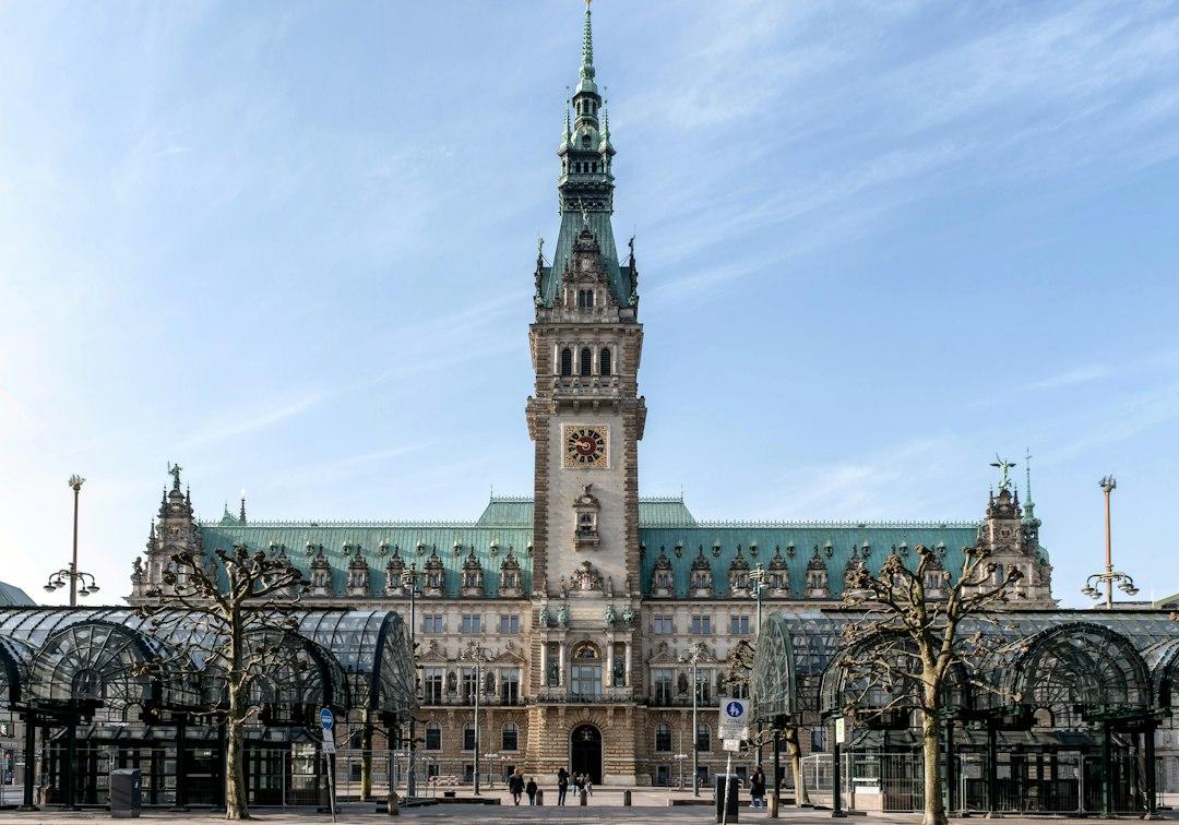 Parken und Meer Hamburg: Parkplatz am Kreuzfahrtterminal