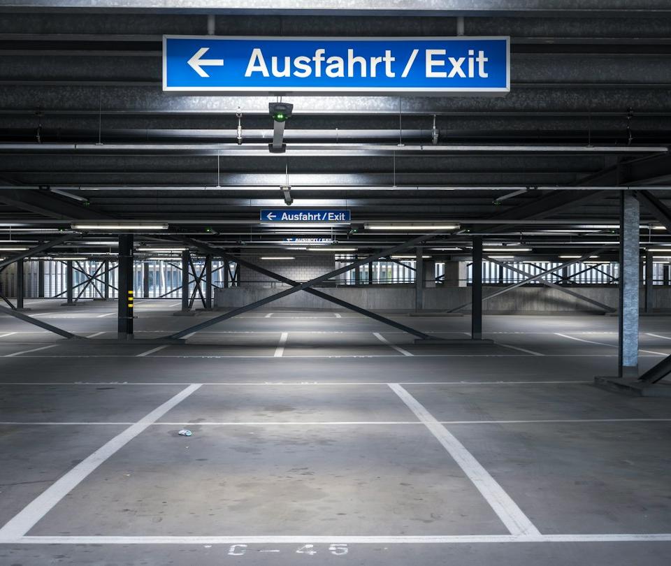 Parken Flughafen Hamburg: Optionen, Kosten und Bußgeldfallen